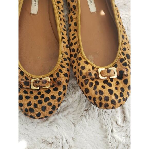 DIANE VON FURSTENBERG CALF HAIR CHEETA FLATS 8.5 - Picture 2 of 5